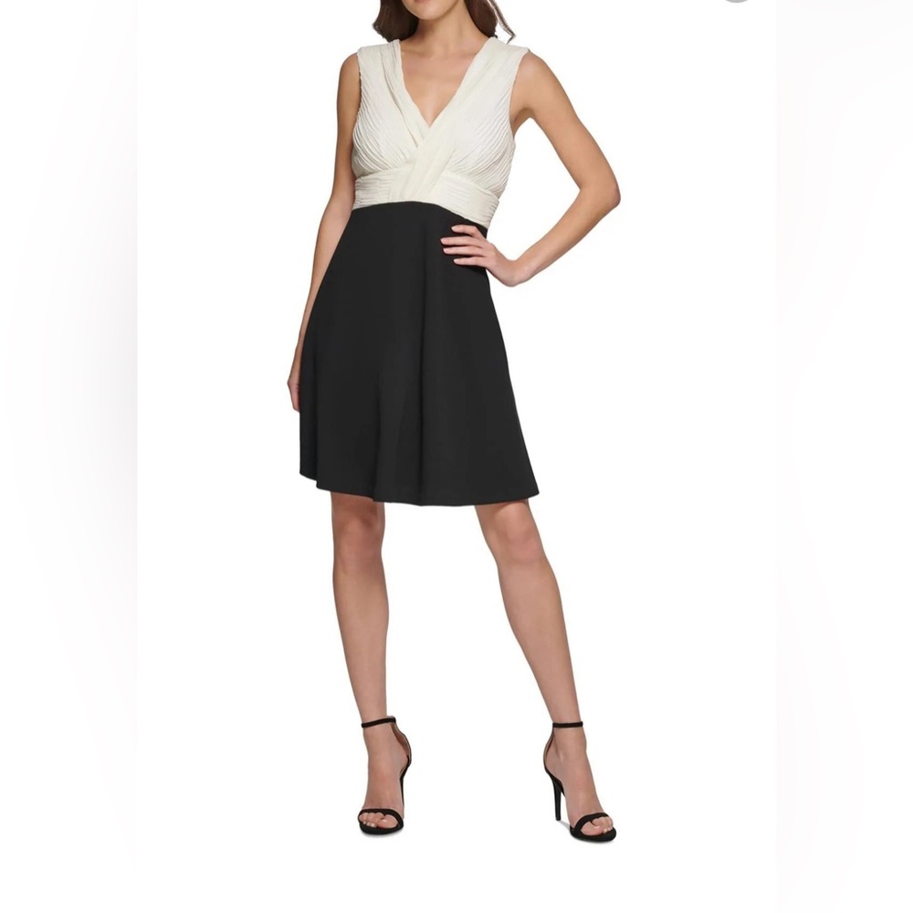 Dkny Womens Pleated Sleeveless Fit & Flare size 10 NWT